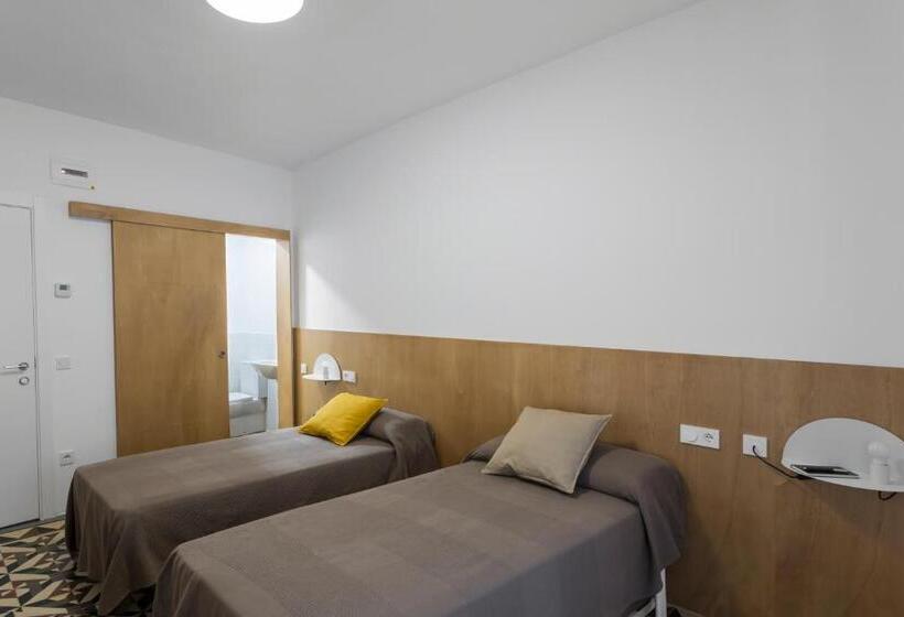Номер Стандарт, Hostel.b