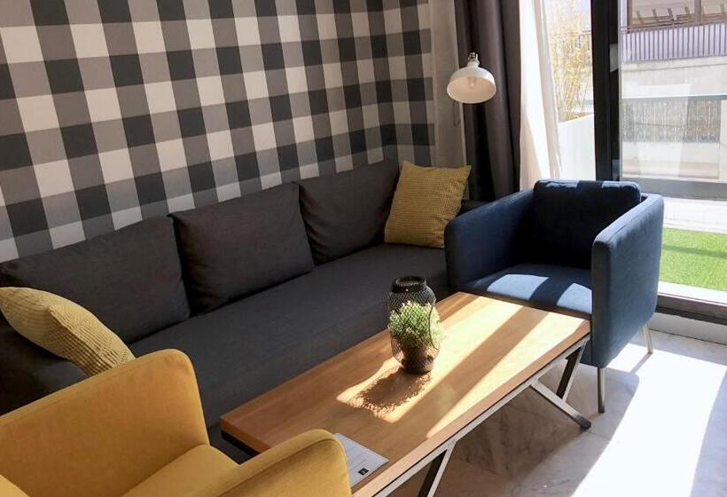 带1个卧室的顶楼公寓, Suite Loc Luxury Apart