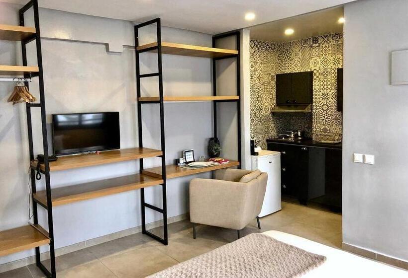 标准工作室, Suite Loc Luxury Apart