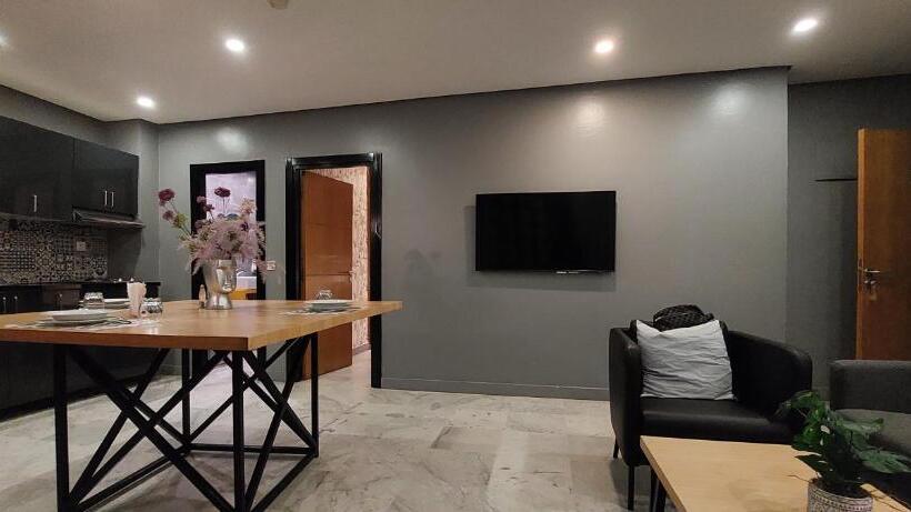 带1个卧室的顶楼公寓, Suite Loc Luxury Apart
