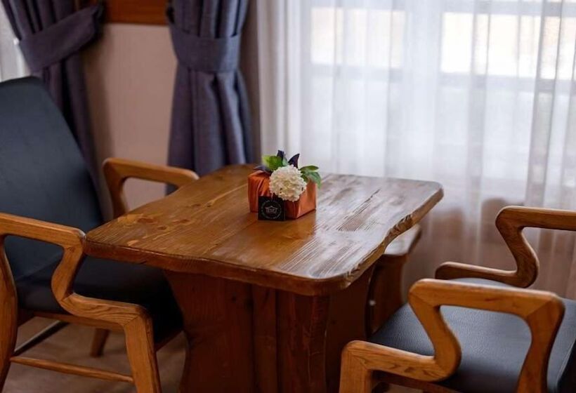 Номер Стандарт, Jeonju Wangyijimil Hanok