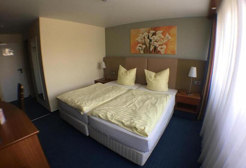 Номер Стандарт, Motel Monteur