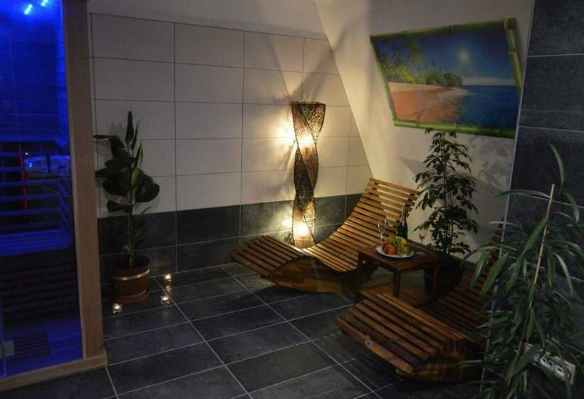 １ベッドルームのデラックスアパートメント, Kolonie