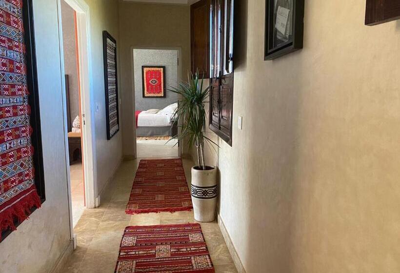 נוף לבריכה, Villa Diaf Johanne