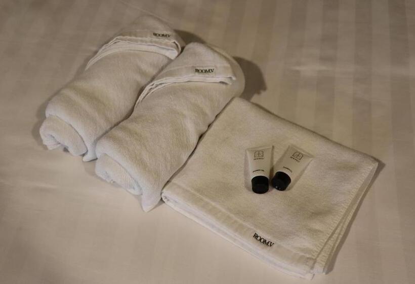 Номер Стандарт Трехместный, Room V @ Jalan Sultanah Near Bus Stop Batu Pahat