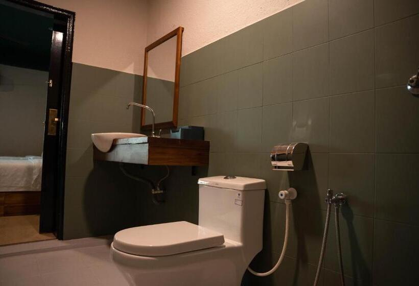 Семейный Номер Superior, Room V @ Jalan Sultanah Near Bus Stop Batu Pahat