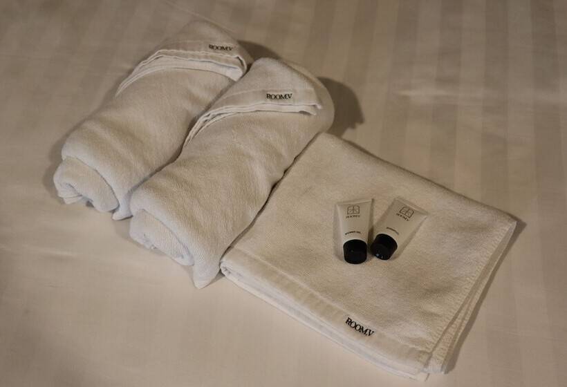 Номер Стандарт, Room V @ Jalan Sultanah Near Bus Stop Batu Pahat