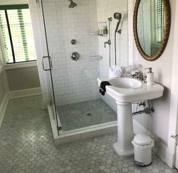 Люкс Повышенной Комфортности, Clifton House