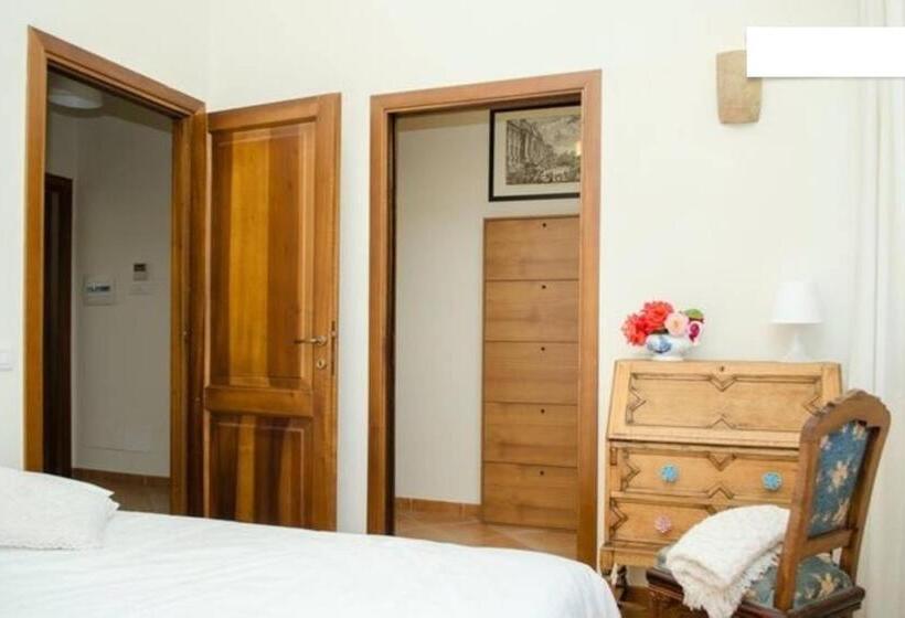 Standard room with outdoor bath, La Piccola Fattoria