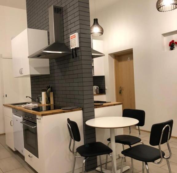 اتاق استاندارد سه نفره, Kirkjufell Guesthouse And Apartments