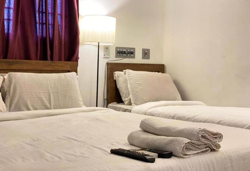 اتاق لوکس سه تخته, La Paradise Residency