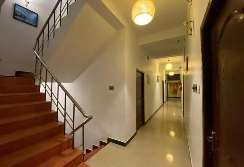 سوییت خانوادگی, La Paradise Residency