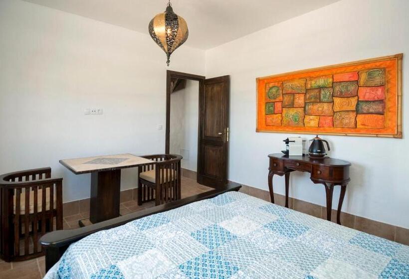 Полулюкс Одноместный с Террасой, Finca Isolina Hotel Boutique   Adults Recommended