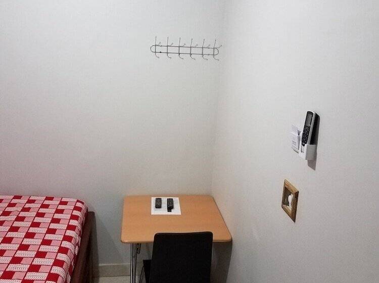 스탠다드 룸, Sharp Guesthouse
