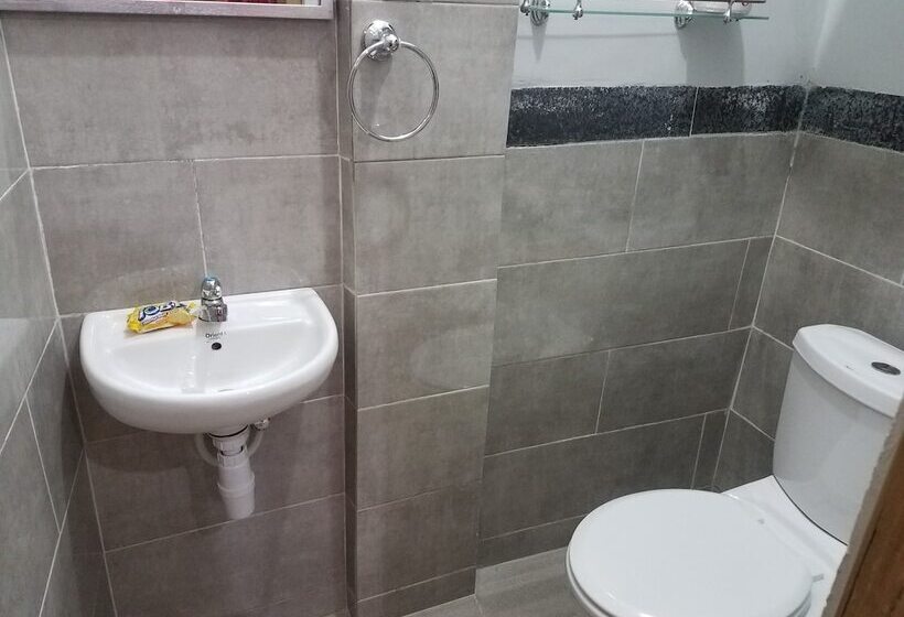 חדר משפחתי, Sharp Guesthouse
