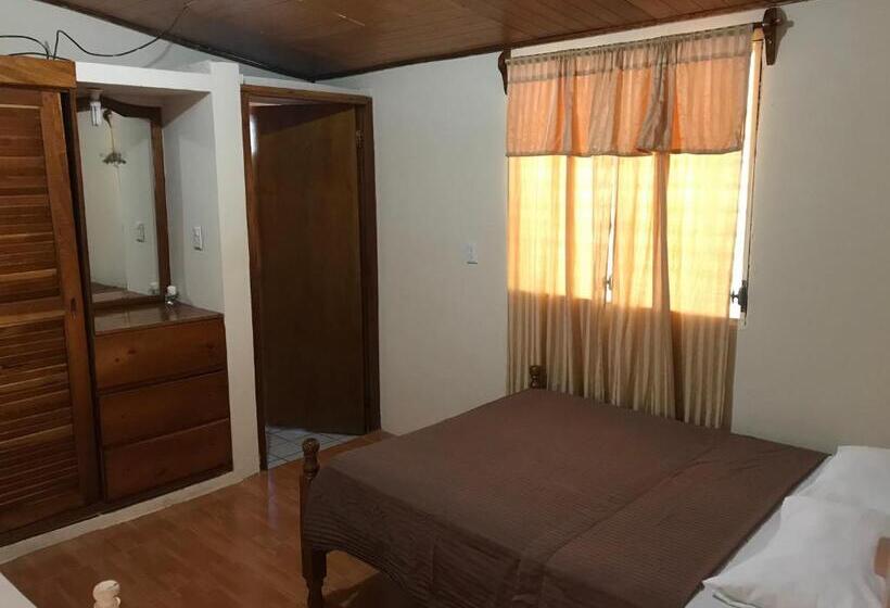 Семейный Номер, Hostal Augustos