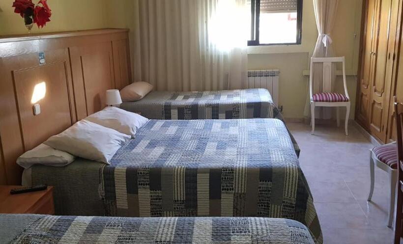 Четырехместный Номер Стандарт, Hostal Brunete