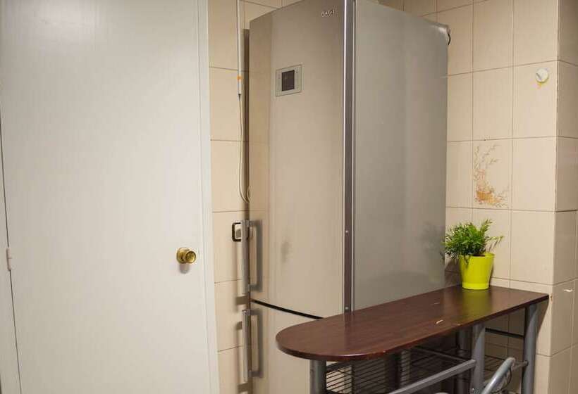 Номер Стандарт Совместная Ванная, Go Bcn Hostal Ideal Badal   Hostel