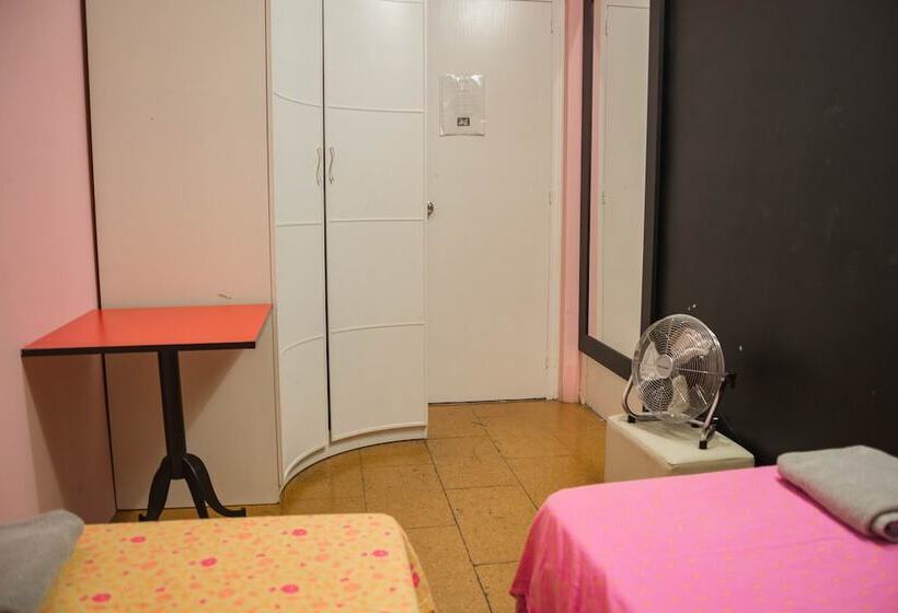 Номер Стандарт Совместная Ванная, Go Bcn Hostal Ideal Badal   Hostel