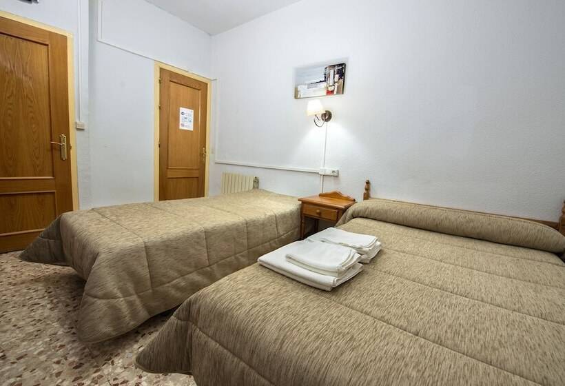 家庭间, Hostal Santa Barbara