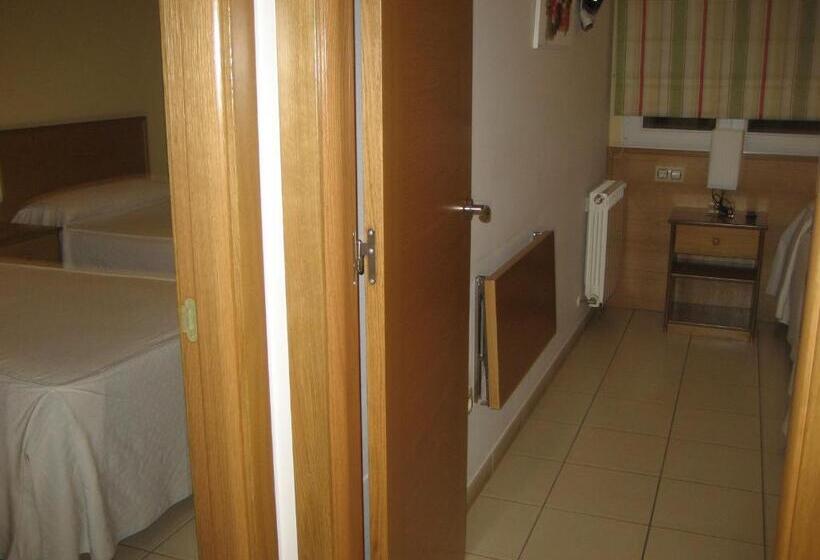 اتاق استاندارد سه نفره, Pensión Residencia Caola