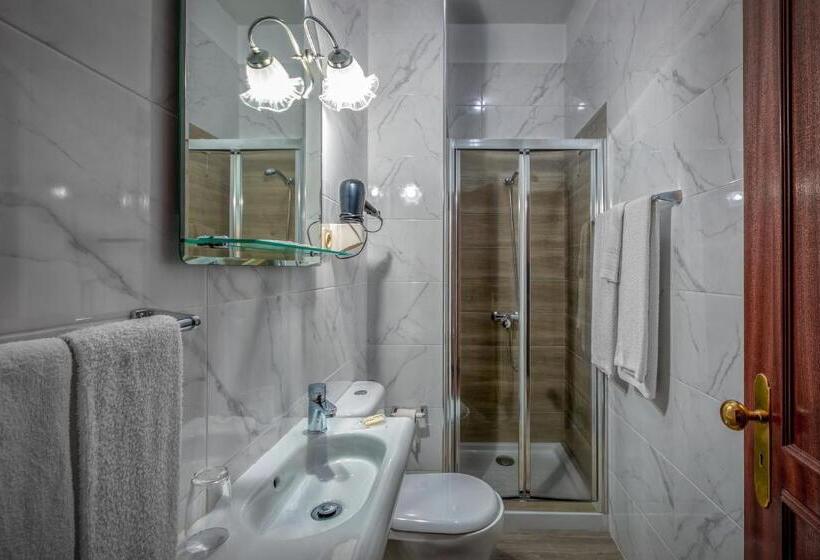 Четырехместный Номер Стандарт, Residencial Clássico