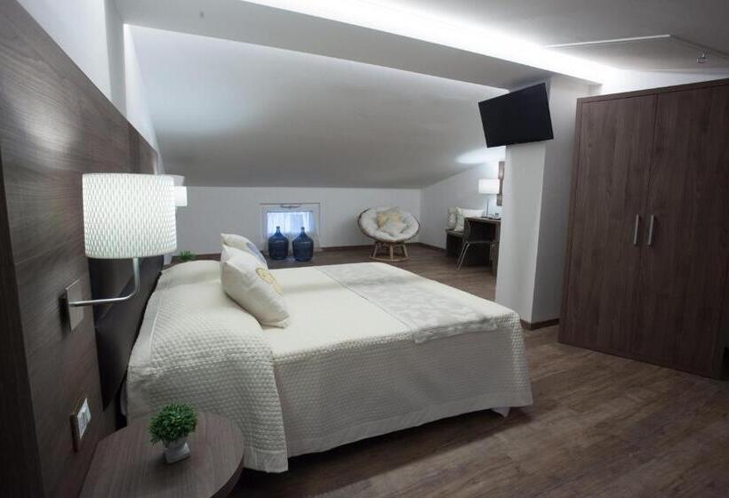 Полулюкс, Magnifica Luxury Suites
