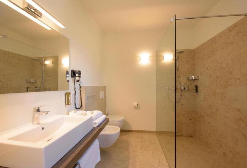 Люкс Вид на Бассейн, Brühl Suites&residence
