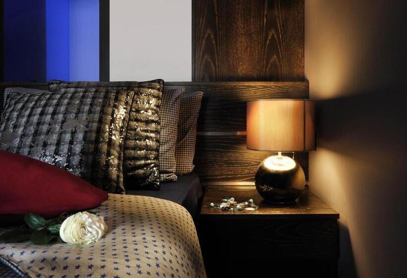 اتاق استاندارد یک نفره, Urban Trend   Guest House