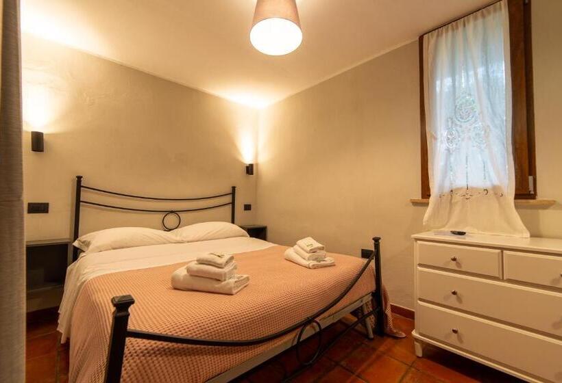 اتاق ساده سه‌ نفره, Agriturismo Santo Stefano