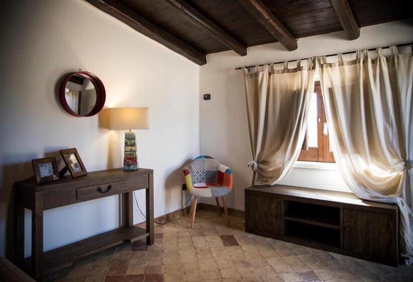 سوئیت جونیور با چشم‌انداز باغ, Agriturismo Baglio San Nicola