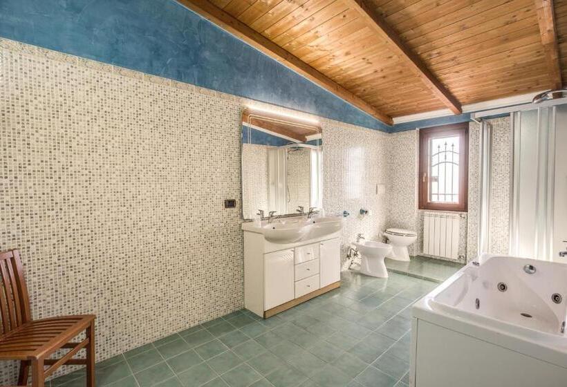 اتاق استاندارد چهار تخته, Villa Gengi