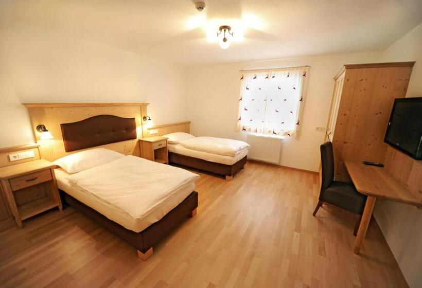 شقة غرفتين, Apartments Restaurant Rusctlea