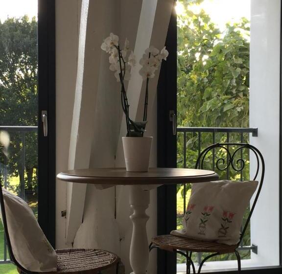 Люкс Вид на Сад, La Maison D Inès And Ugolin & Spa