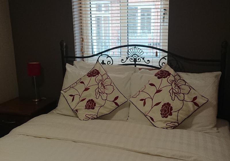 Апартаменты 2 Спальни, Victoria Cloisters Apartments