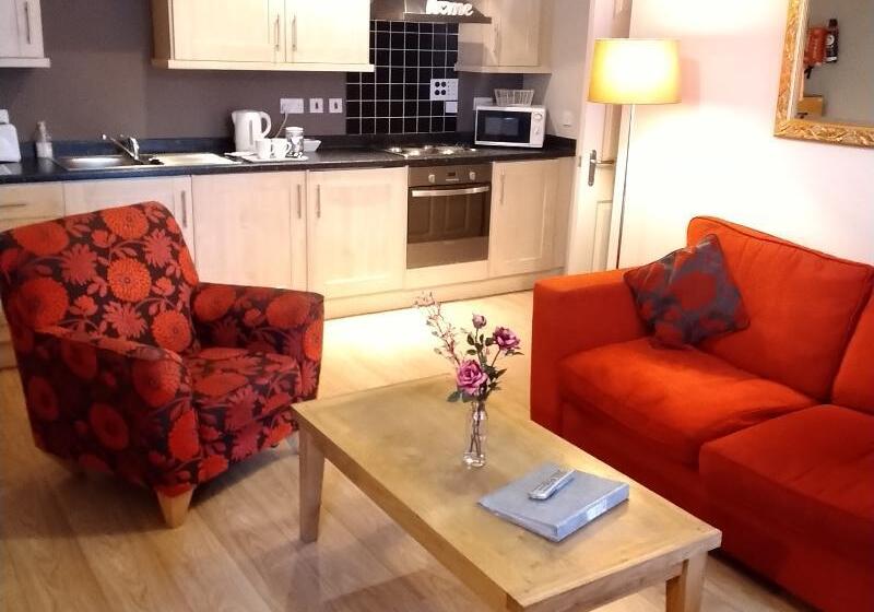 Апартаменты 2 Спальни, Victoria Cloisters Apartments