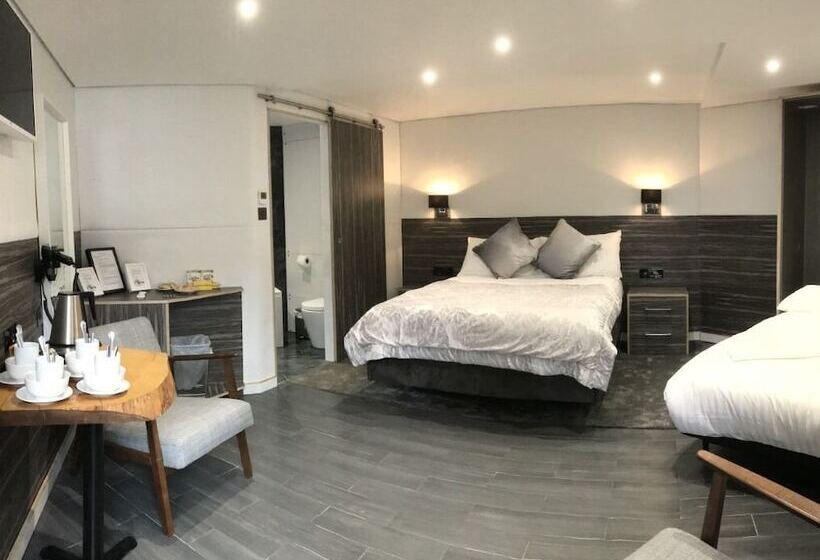 Номер Executive, The Watersedge, Canal Cottages