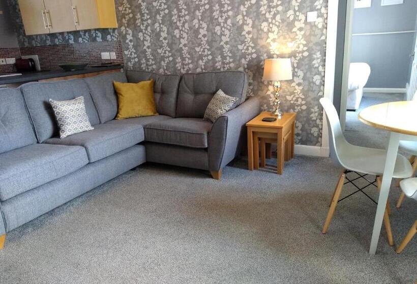 2 Bedrooms Apartment Mountain View, Bluebird Lodge