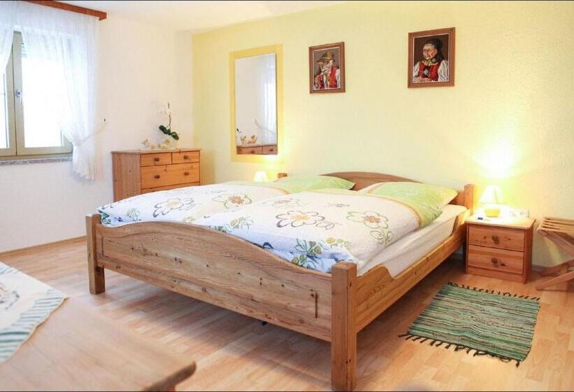 Номер Стандарт, Der Bauernhof Beim Bergler