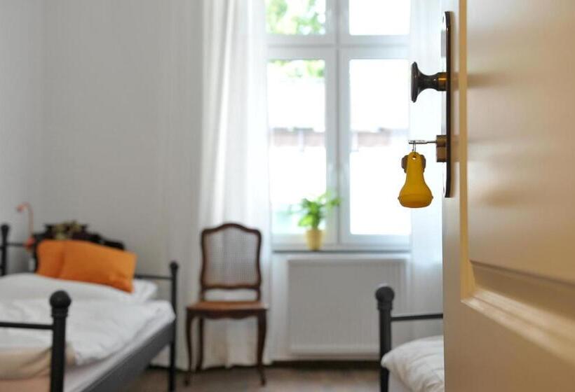 Quarto Economy, Ik Gdanska