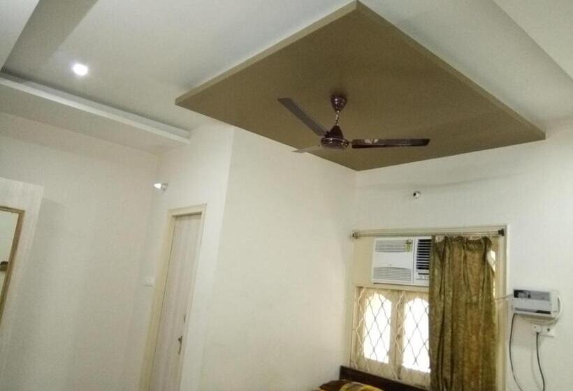 اتاق لوکس, Radha Deo Guest House