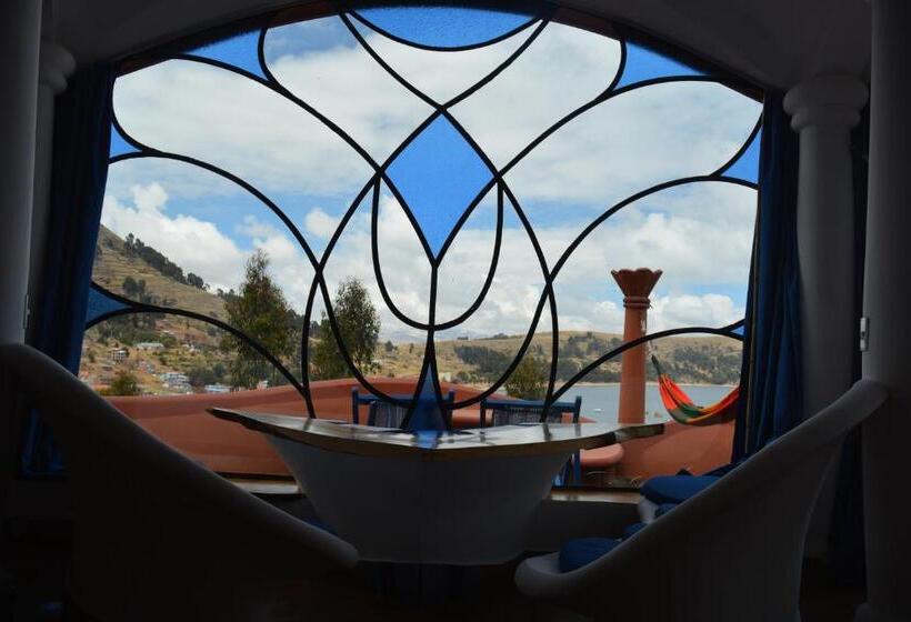 سوییت خانوادگی, Hostal Las Olas
