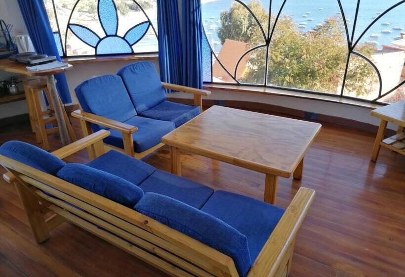 سوییت لوکس, Hostal Las Olas