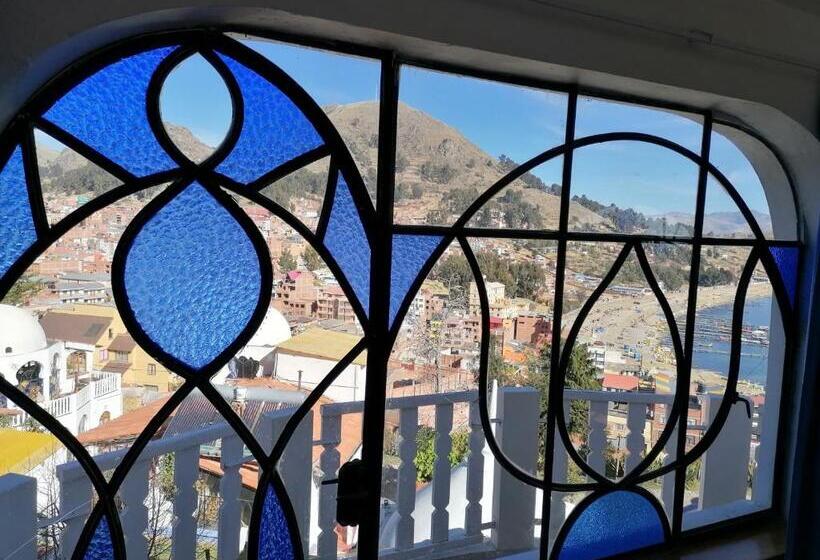 سوییت لوکس, Hostal Las Olas