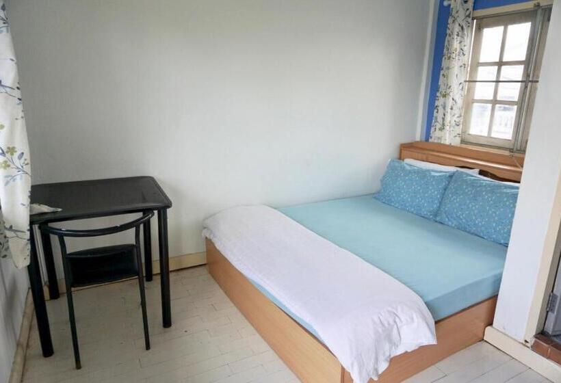 اتاق استاندارد, Tourist Inn