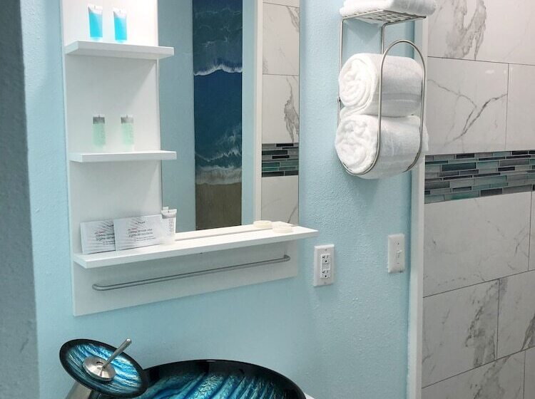 Номер Deluxe, The Anchorage Motel