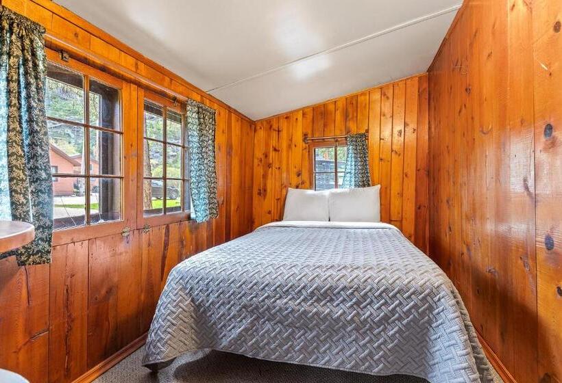 Семейное Бунгало, Harney Camp Cabins
