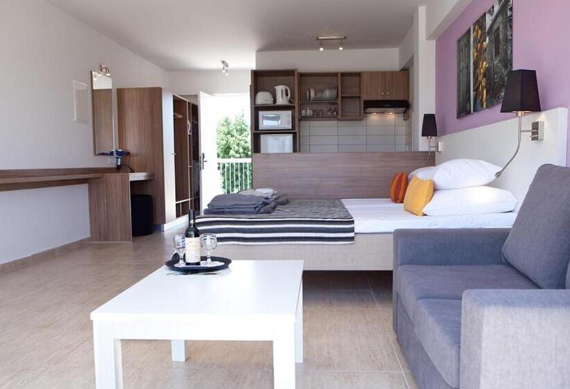 Студия Deluxe, Sunprime Ayia Napa Suites   Adults Only