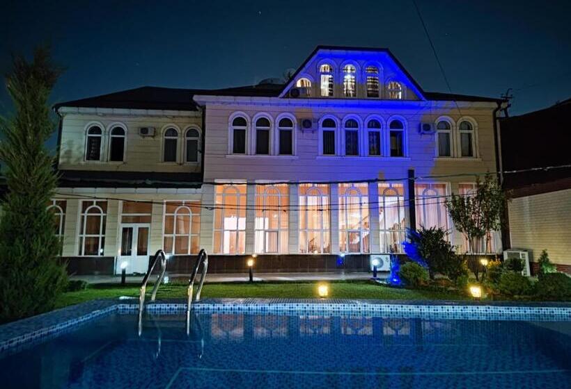 标准三人间共用浴室, Guest House Rohat Lux