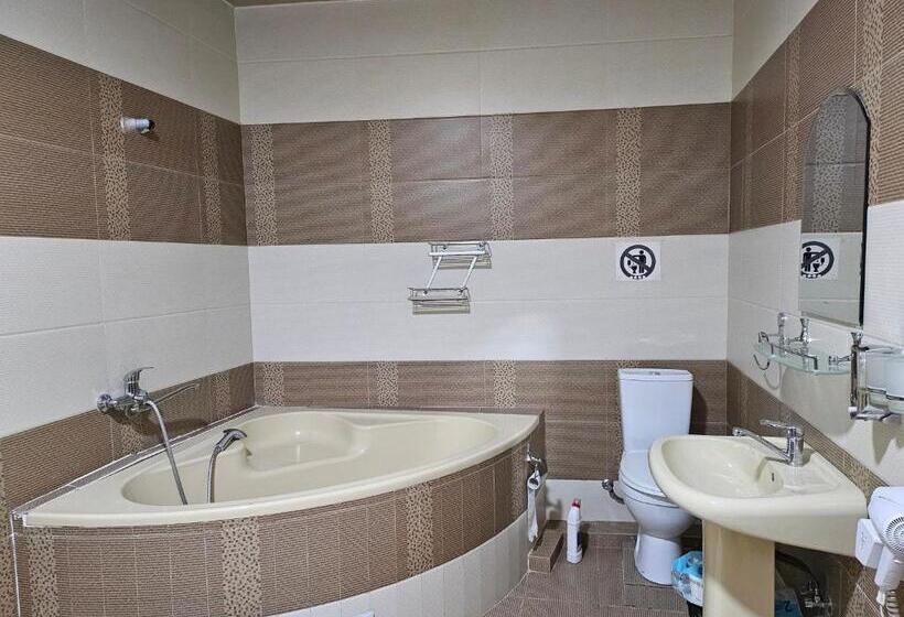 套房, Guest House Rohat Lux